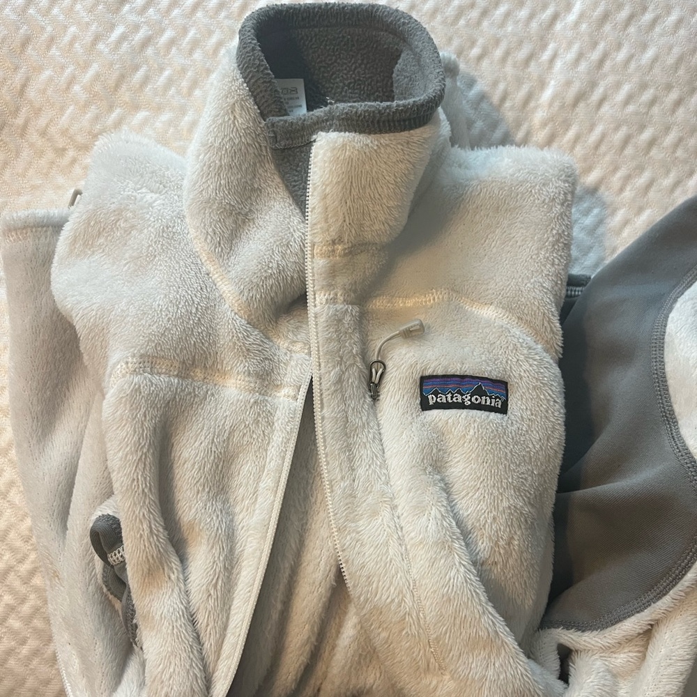 Patagonia size M (fits smaller)